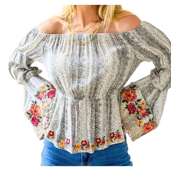 SAVANNA JANE Don't Tempt Me Embroidered Flare Sleeve Off Shoulder Top SMALL Boho - Picture 1 of 7